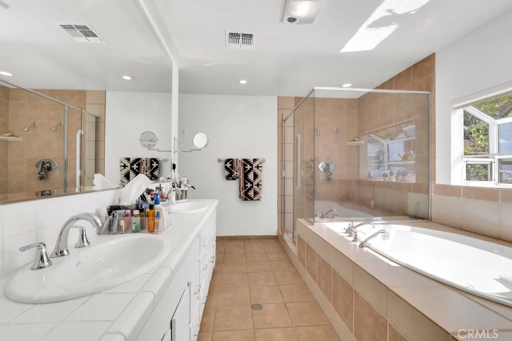 14024 Califa, Valley Glen, California 91401 home-pic-21