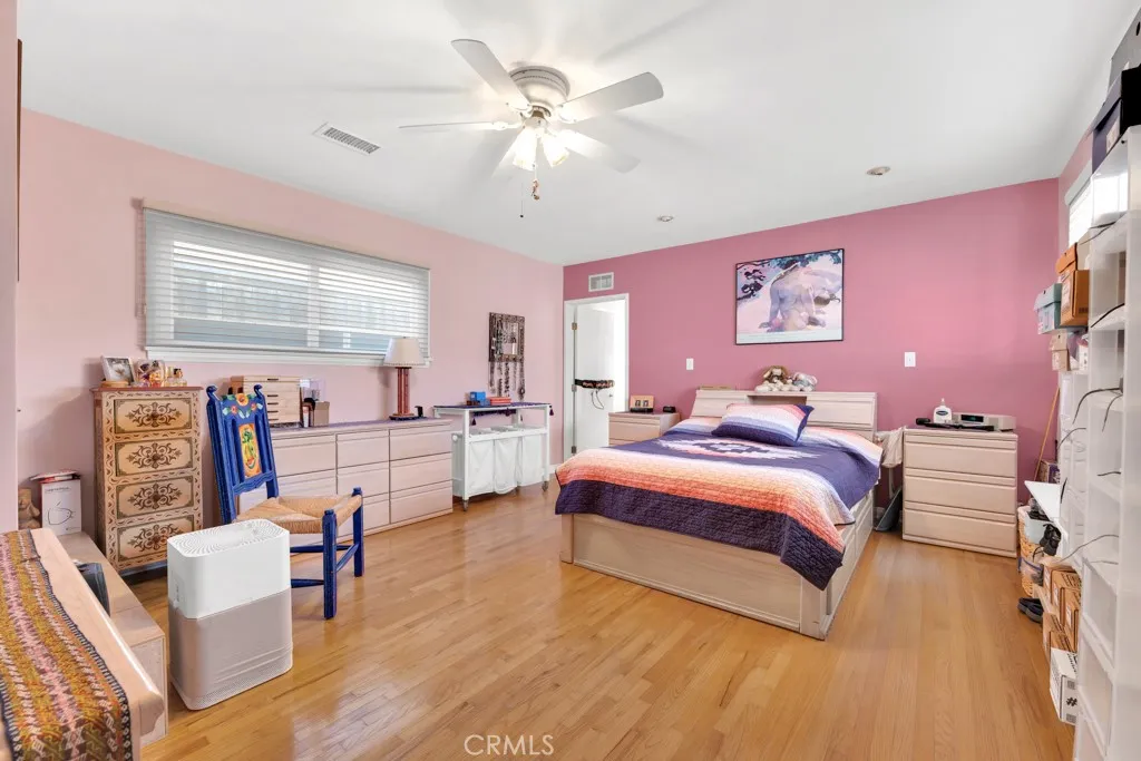 14024 Califa, Valley Glen, California 91401 home-pic-18