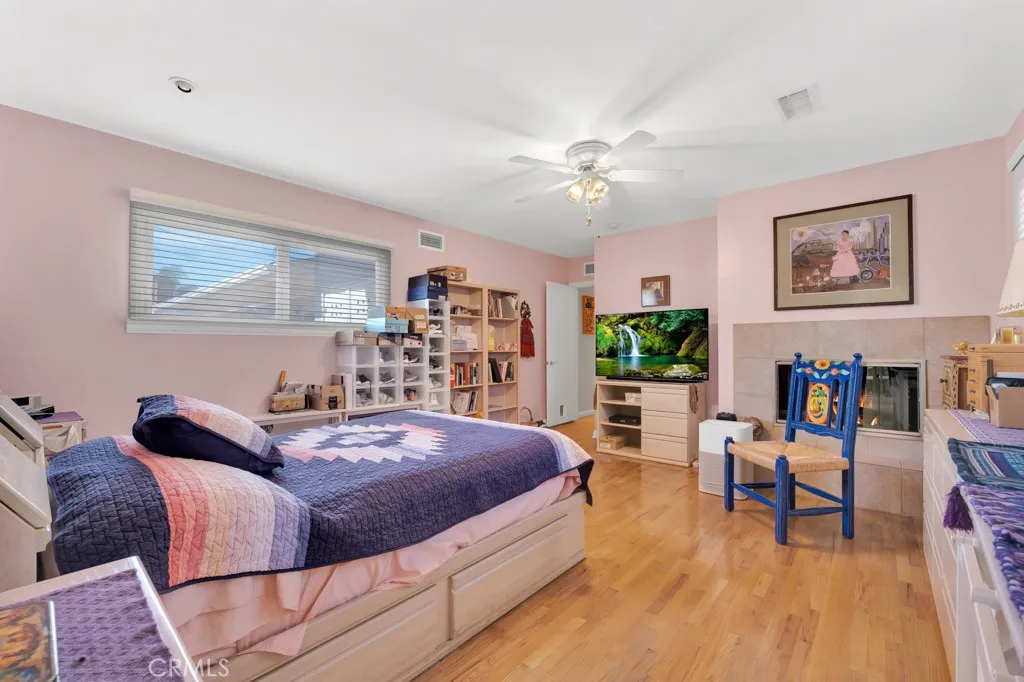 14024 Califa, Valley Glen, California 91401 home-pic-19