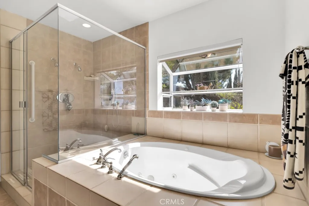 14024 Califa, Valley Glen, California 91401 home-pic-22