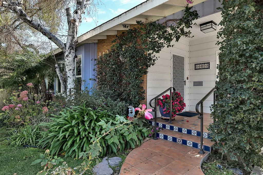 14024 Califa, Valley Glen, California 91401 home-pic-35