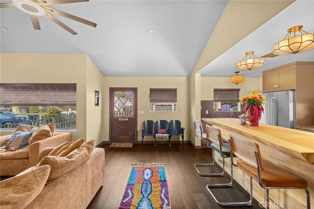 437 N Parish Pl., Burbank, California 91506 home-pic-5