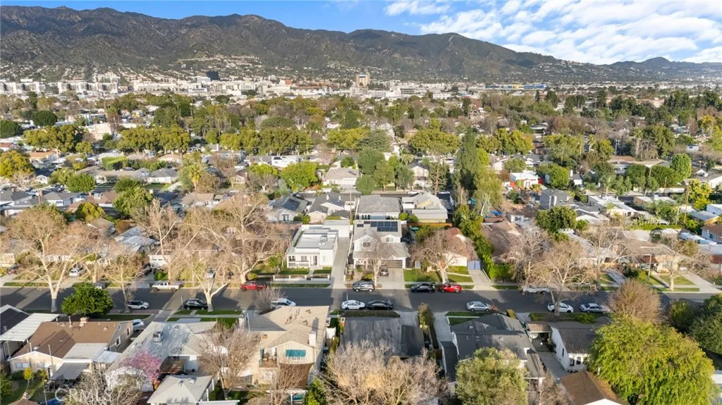 437 N Parish Pl., Burbank, California 91506 home-pic-42