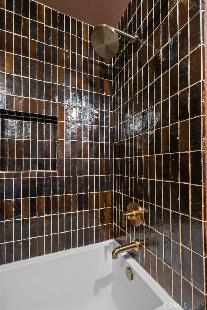 437 N Parish Pl., Burbank, California 91506 home-pic-22