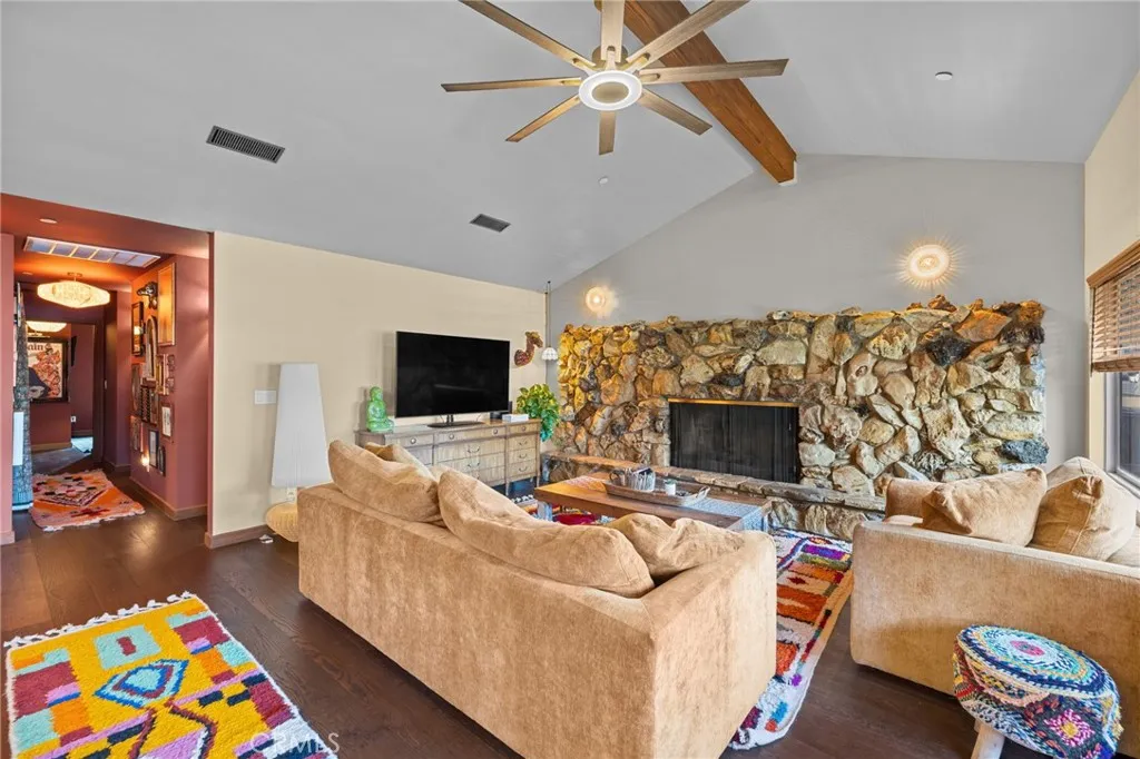 437 N Parish Pl., Burbank, California 91506 home-pic-8