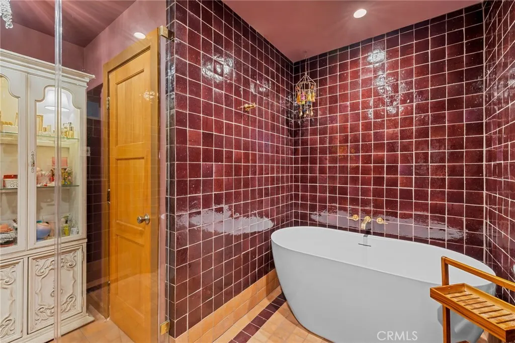 437 N Parish Pl., Burbank, California 91506 home-pic-19