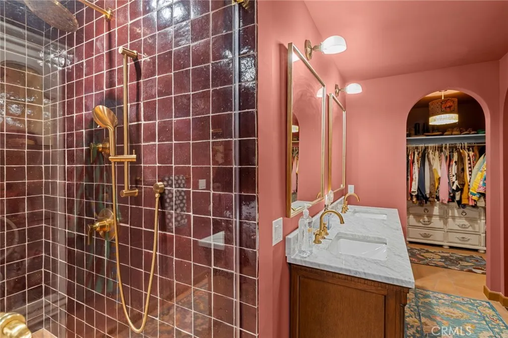 437 N Parish Pl., Burbank, California 91506 home-pic-17