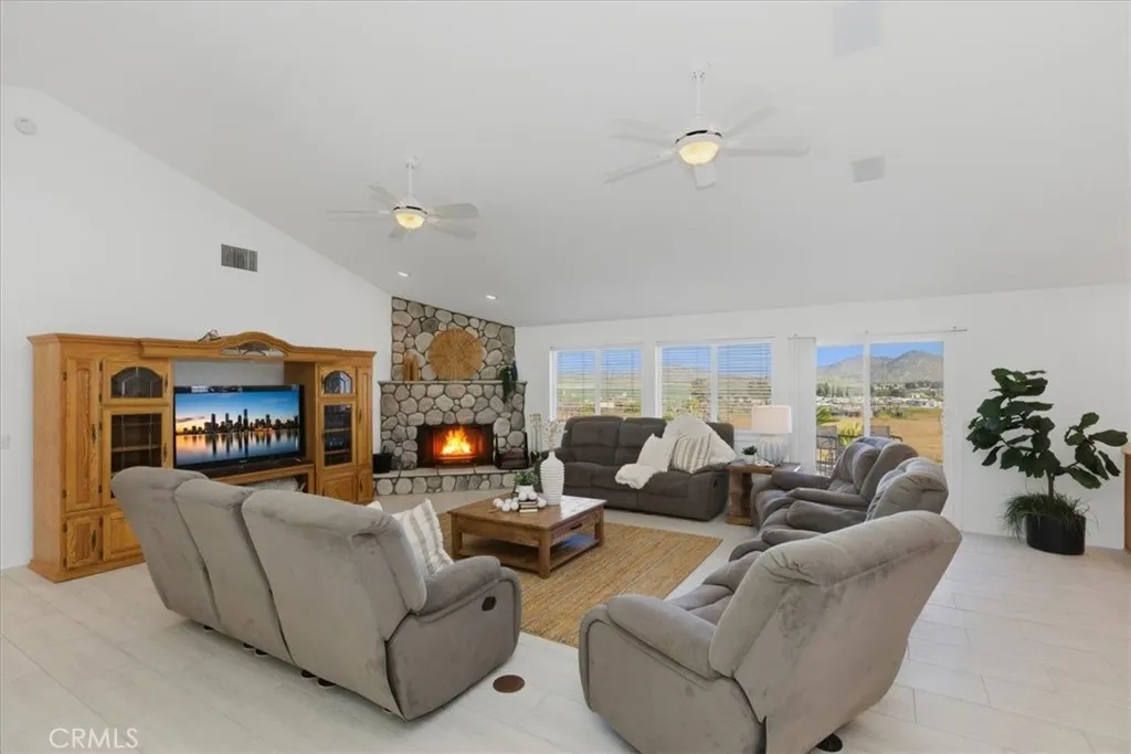30100 Maxine, Menifee, California 92584 home-pic-18