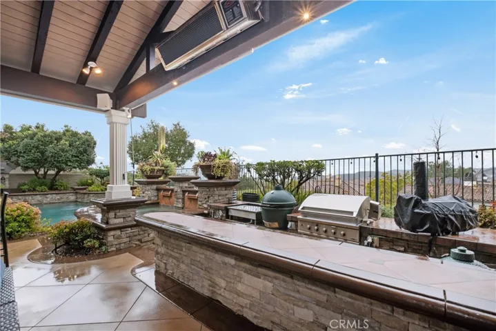 Outdoor kitchen