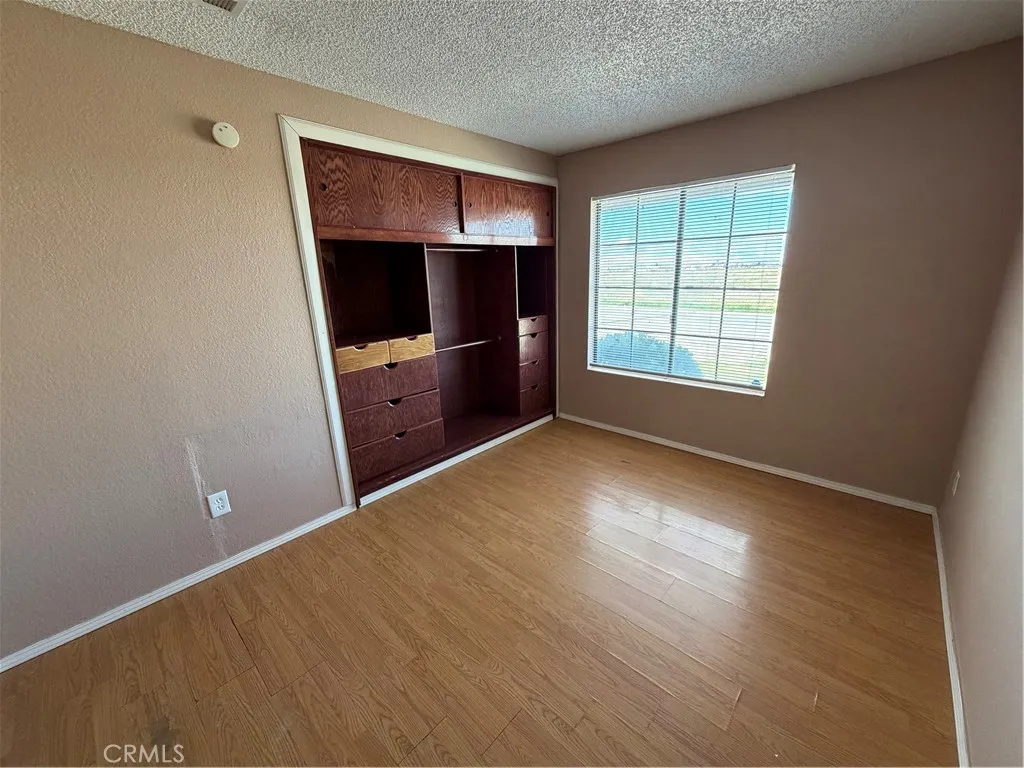2560 E Avenue R12, Palmdale, California 93550 home-pic-5