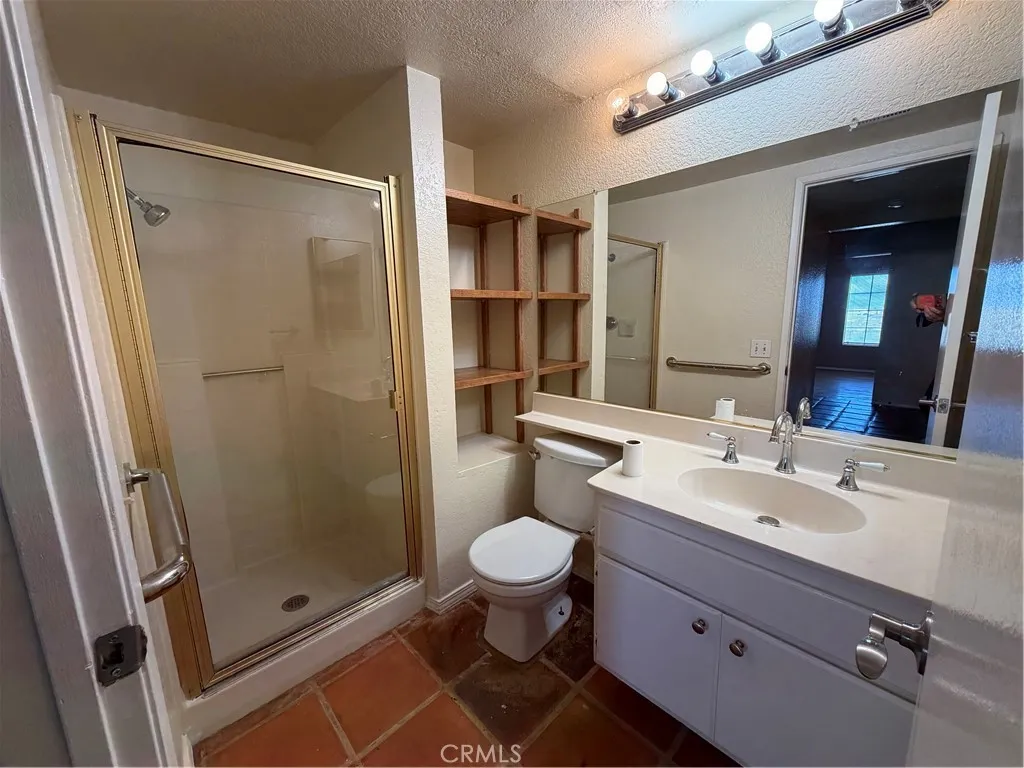 2560 E Avenue R12, Palmdale, California 93550 home-pic-9