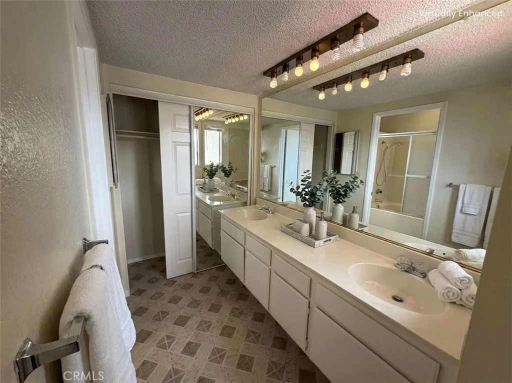 2560 E Avenue R12, Palmdale, California 93550 home-pic-22