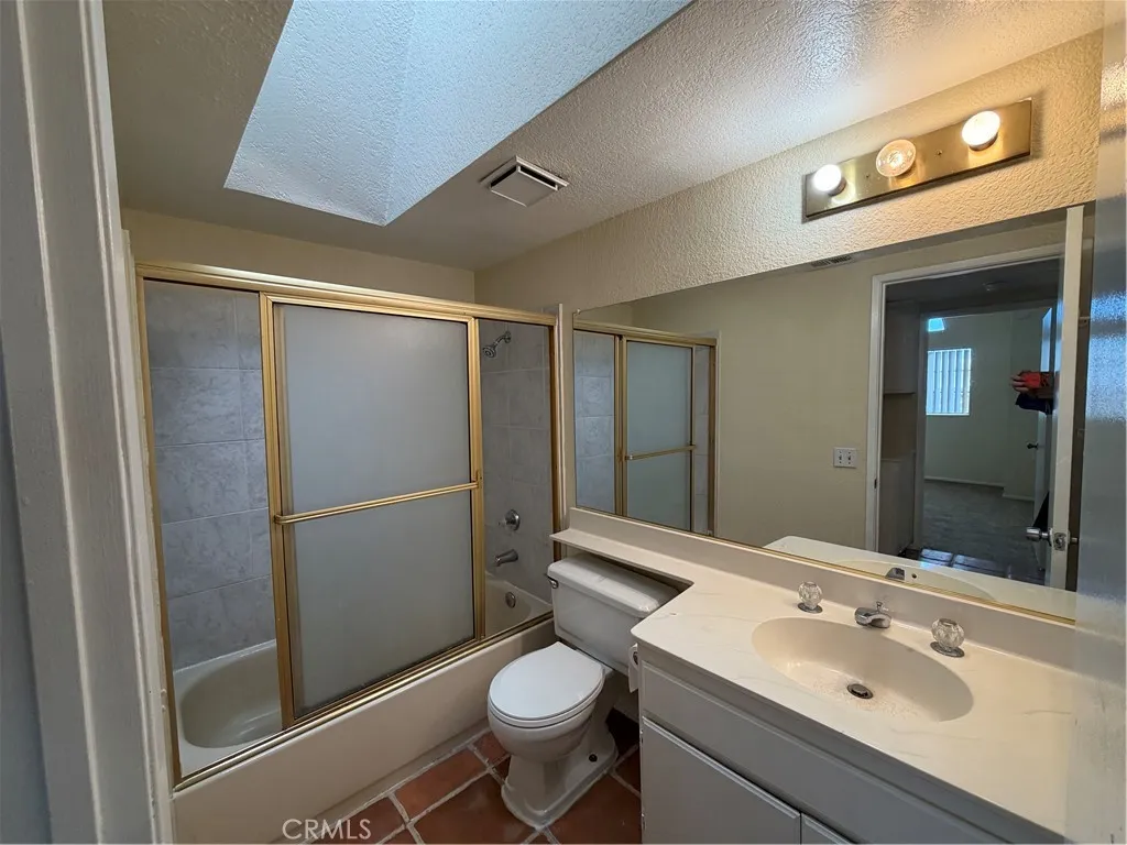 2560 E Avenue R12, Palmdale, California 93550 home-pic-19