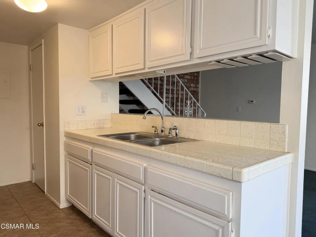 2030 Avenida Placida 3, Simi Valley, California 93063 home-pic-8