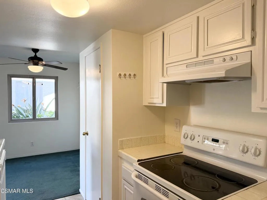 2030 Avenida Placida 3, Simi Valley, California 93063 home-pic-11