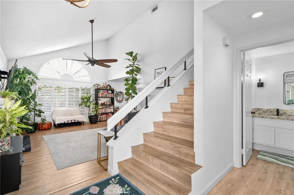 2160 Falcon Crest Drive, Riverside, California 92506 home-pic-3