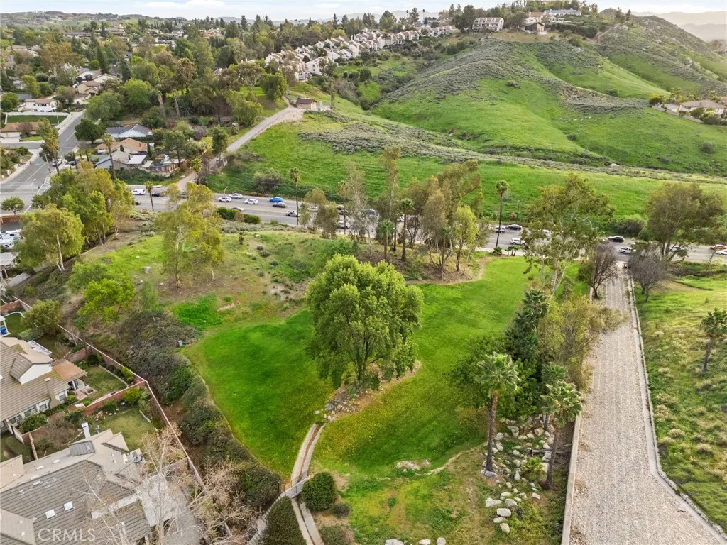 2160 Falcon Crest Drive, Riverside, California 92506 home-pic-35
