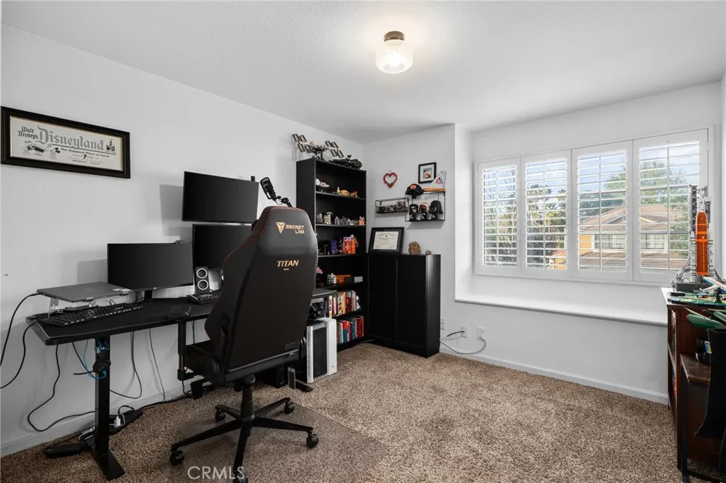 2160 Falcon Crest Drive, Riverside, California 92506 home-pic-21