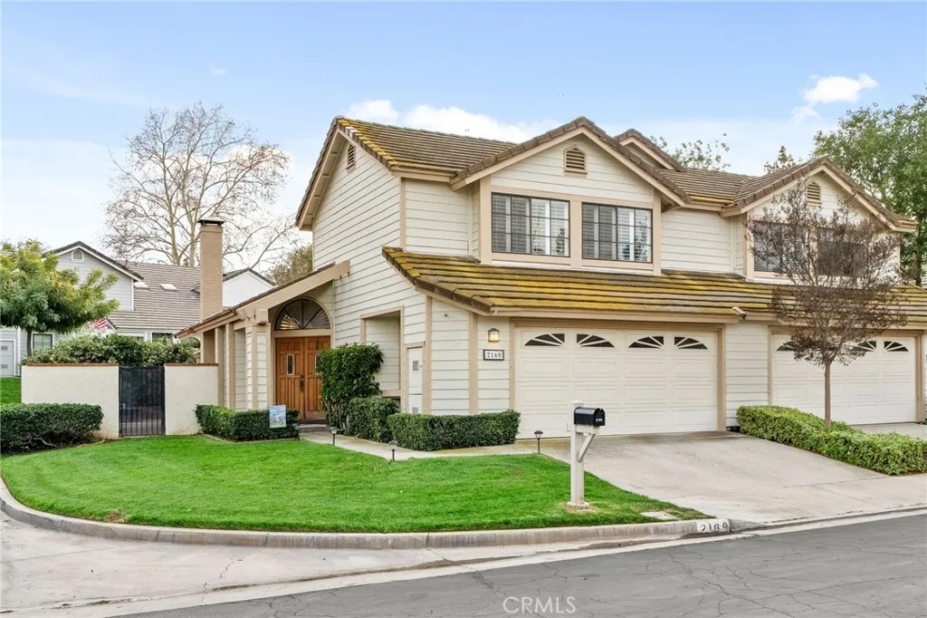 2160 Falcon Crest Drive, Riverside, California 92506 home-pic-1