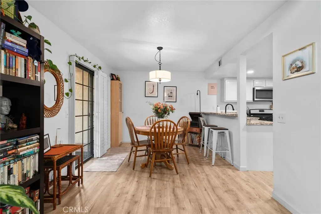 2160 Falcon Crest Drive, Riverside, California 92506 home-pic-8