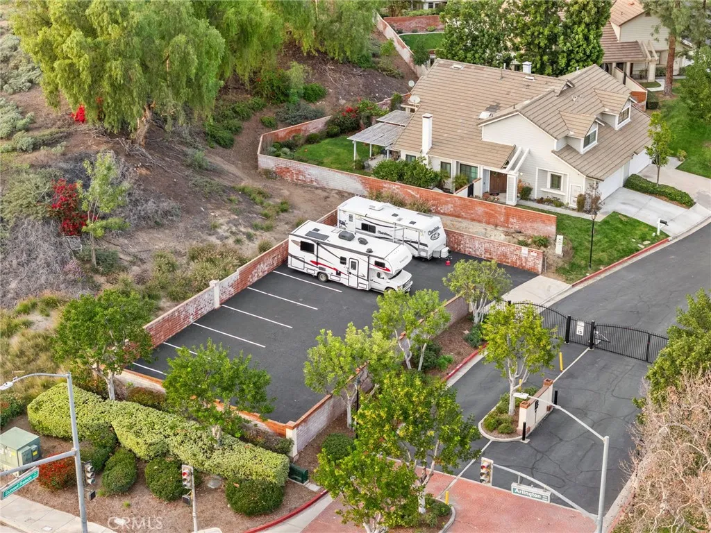 2160 Falcon Crest Drive, Riverside, California 92506 home-pic-36