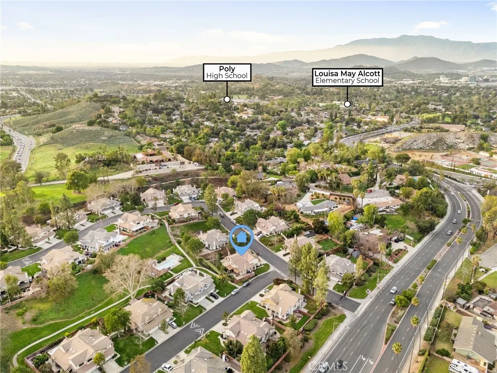 2160 Falcon Crest Drive, Riverside, California 92506 home-pic-38