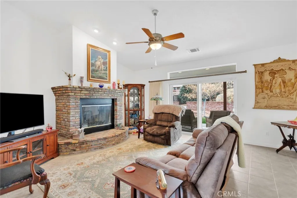 7748 Calpella, Hesperia, California 92345 home-pic-23