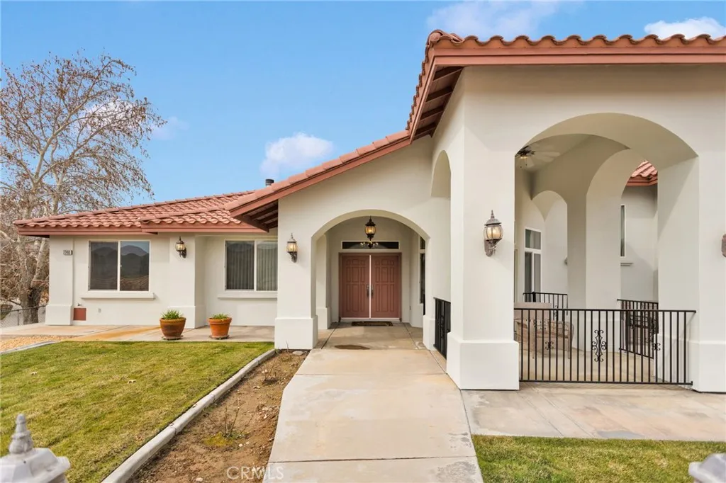 7748 Calpella, Hesperia, California 92345 home-pic-10