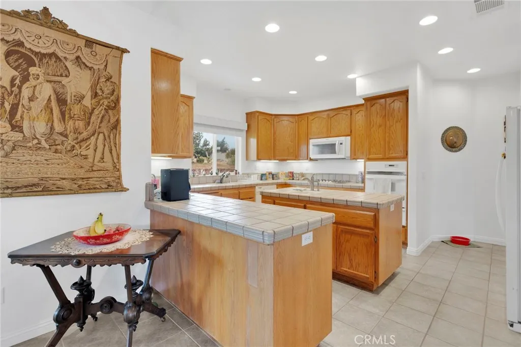 7748 Calpella, Hesperia, California 92345 home-pic-27