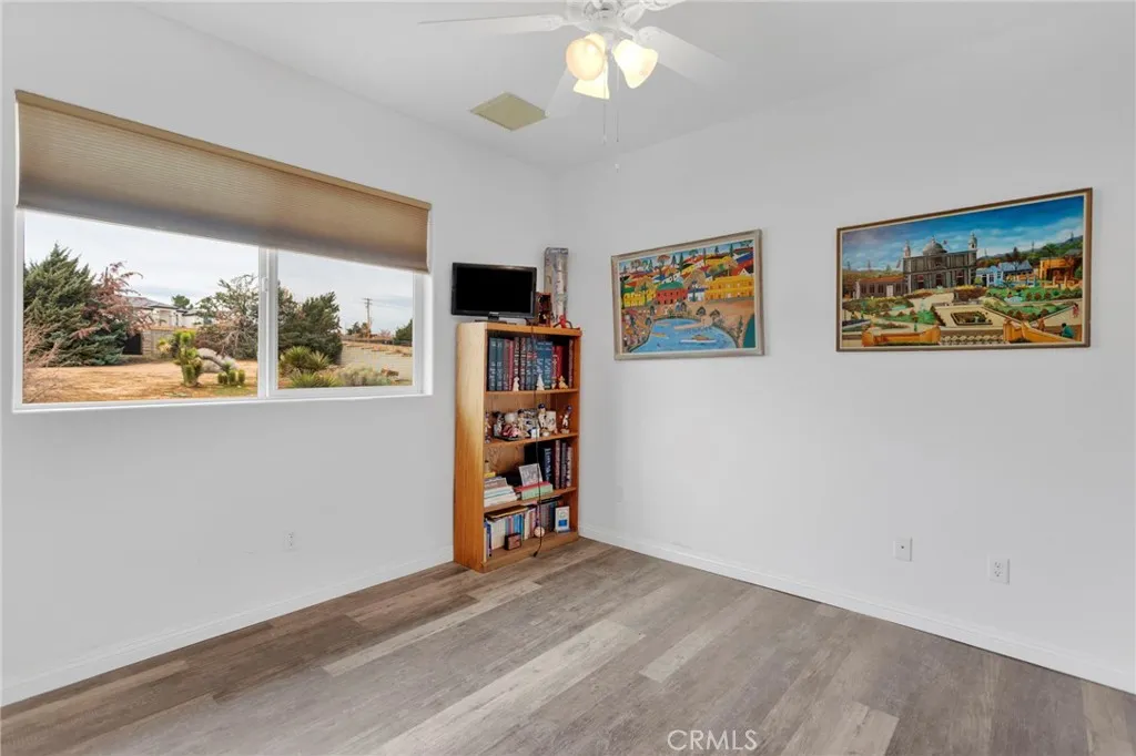 7748 Calpella, Hesperia, California 92345 home-pic-41