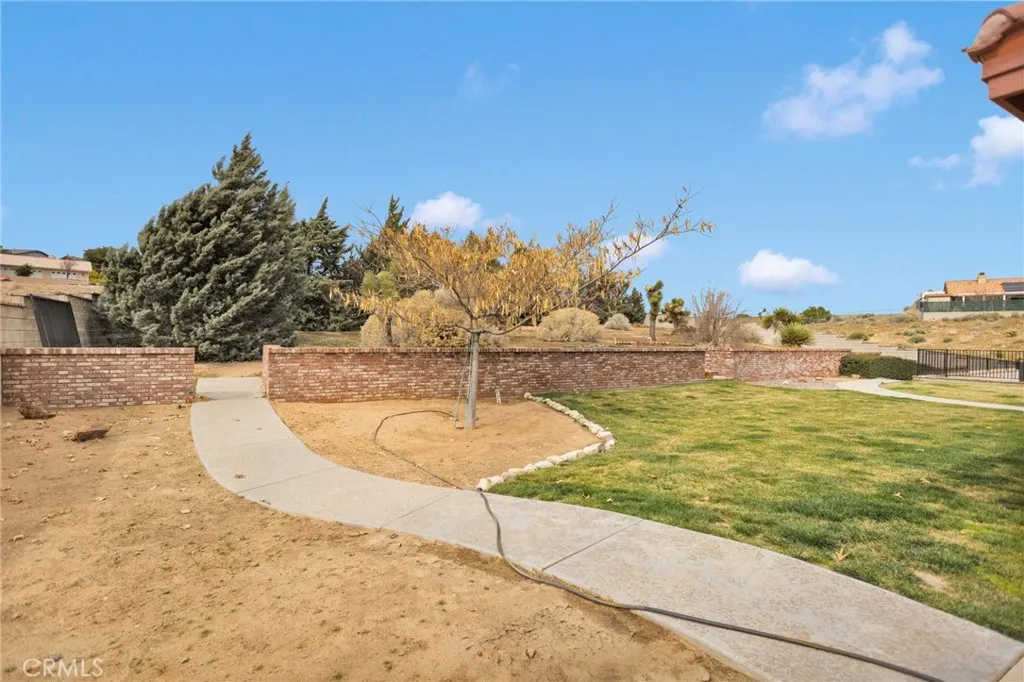 7748 Calpella, Hesperia, California 92345 home-pic-60