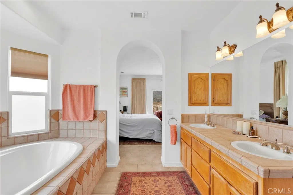 7748 Calpella, Hesperia, California 92345 home-pic-53