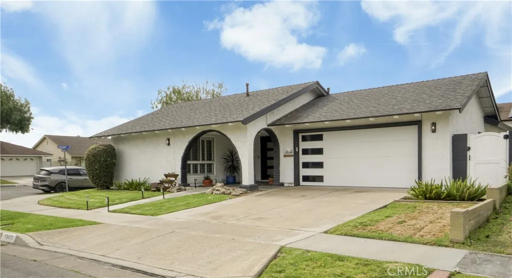 16411 Magellan, Huntington Beach, California 92647 home-pic-4