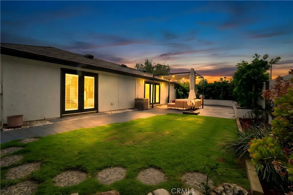 16411 Magellan, Huntington Beach, California 92647 home-pic-3