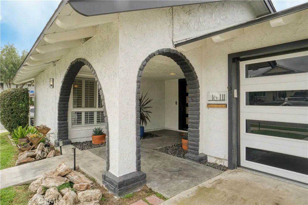16411 Magellan, Huntington Beach, California 92647 home-pic-5