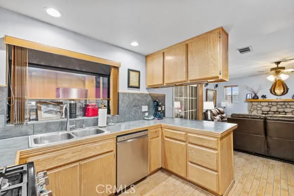 869 Fillmore Court, Hemet, California 92543 home-pic-7