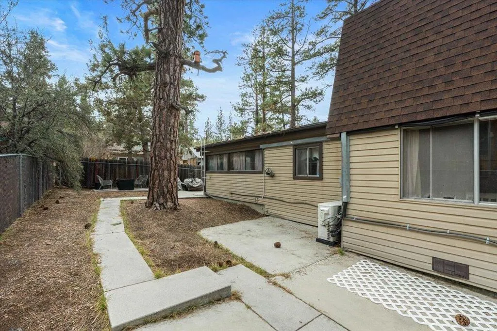 112 E Mojave Boulevard, Big Bear, California 92314 home-pic-26