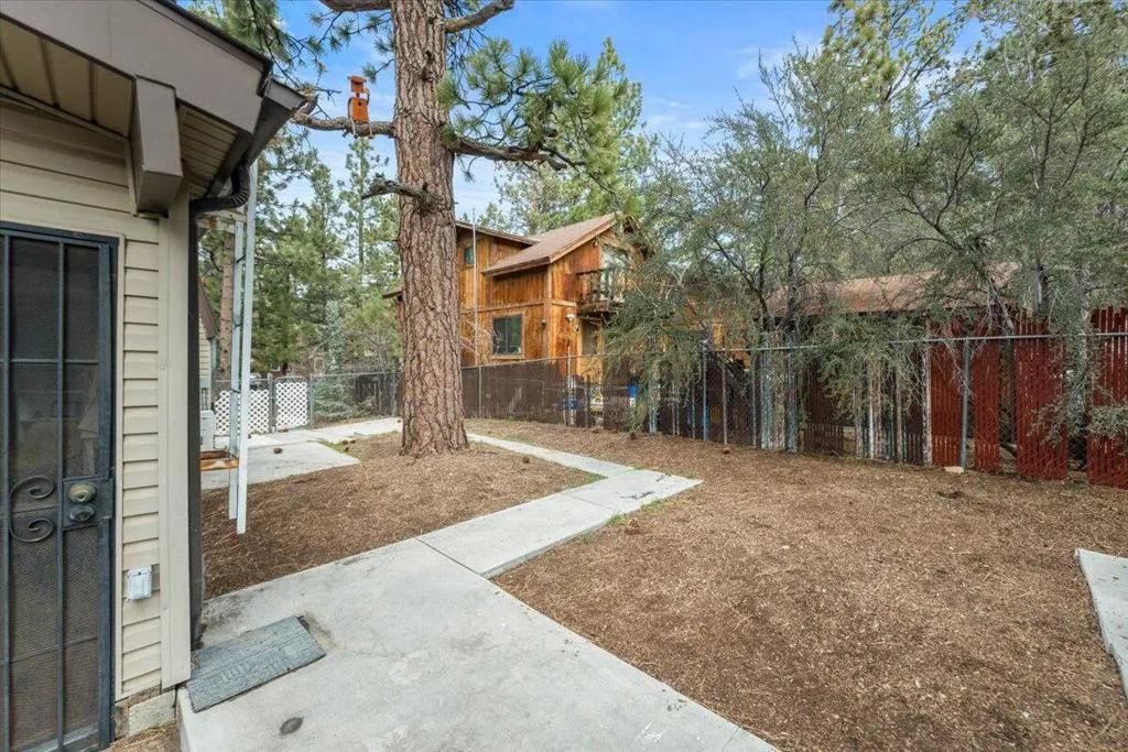 112 E Mojave Boulevard, Big Bear, California 92314 home-pic-24