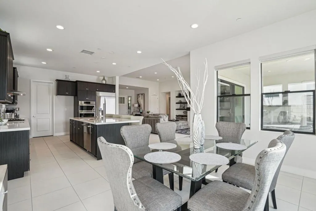 49853 Crescent, Palm Desert, California 92211 home-pic-5