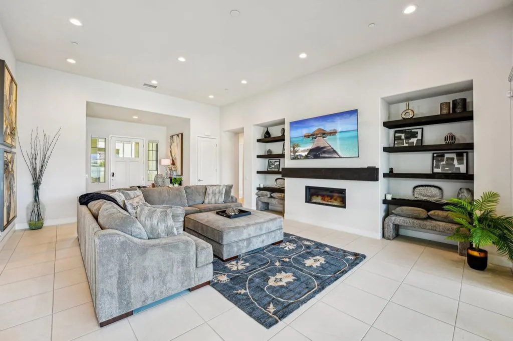 49853 Crescent, Palm Desert, California 92211 home-pic-1