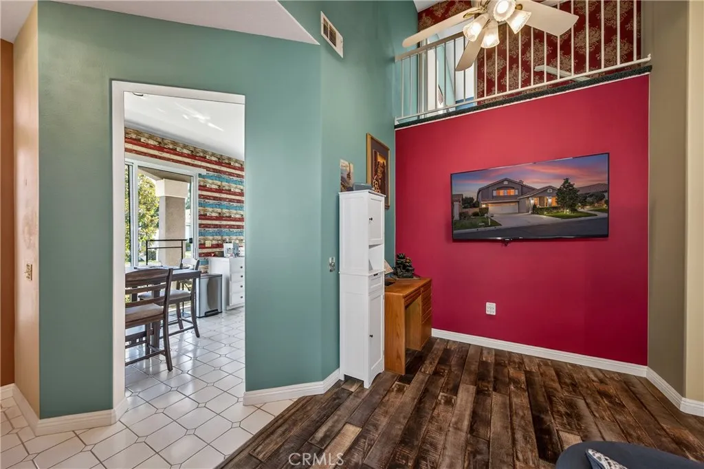 1125 Laguna Seca Court, Banning, California 92220 home-pic-9