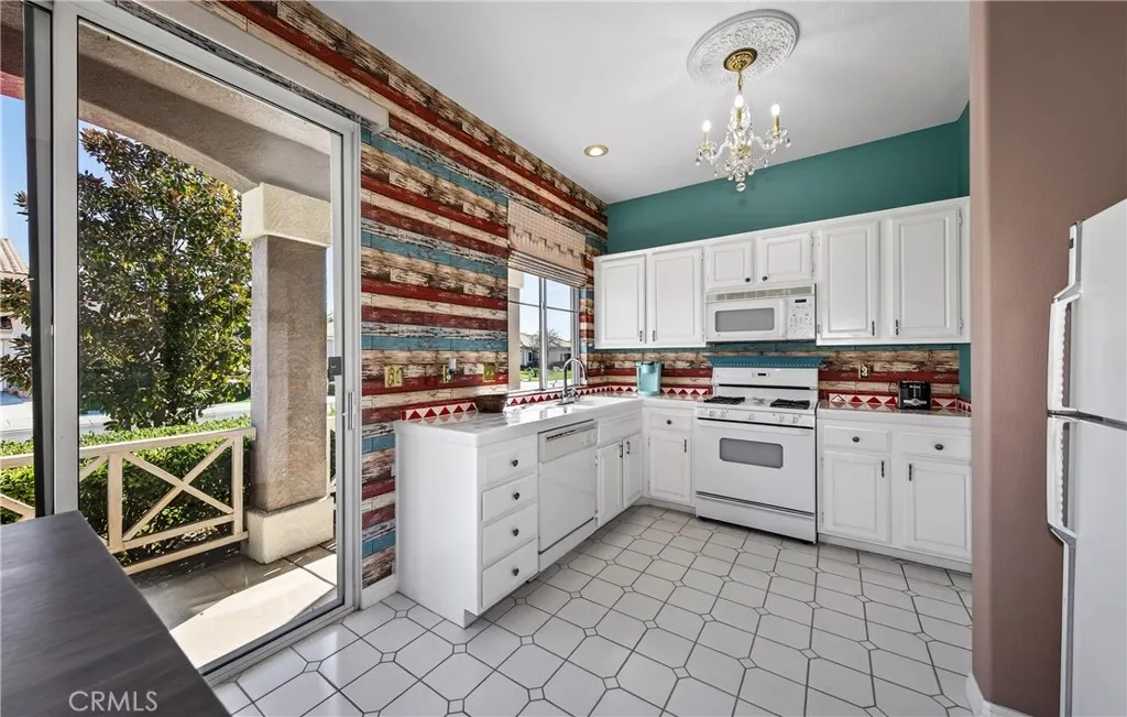 1125 Laguna Seca Court, Banning, California 92220 home-pic-10