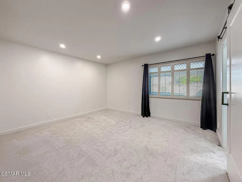 21 Westbury Street, Thousand Oaks, California 91360 home-pic-18