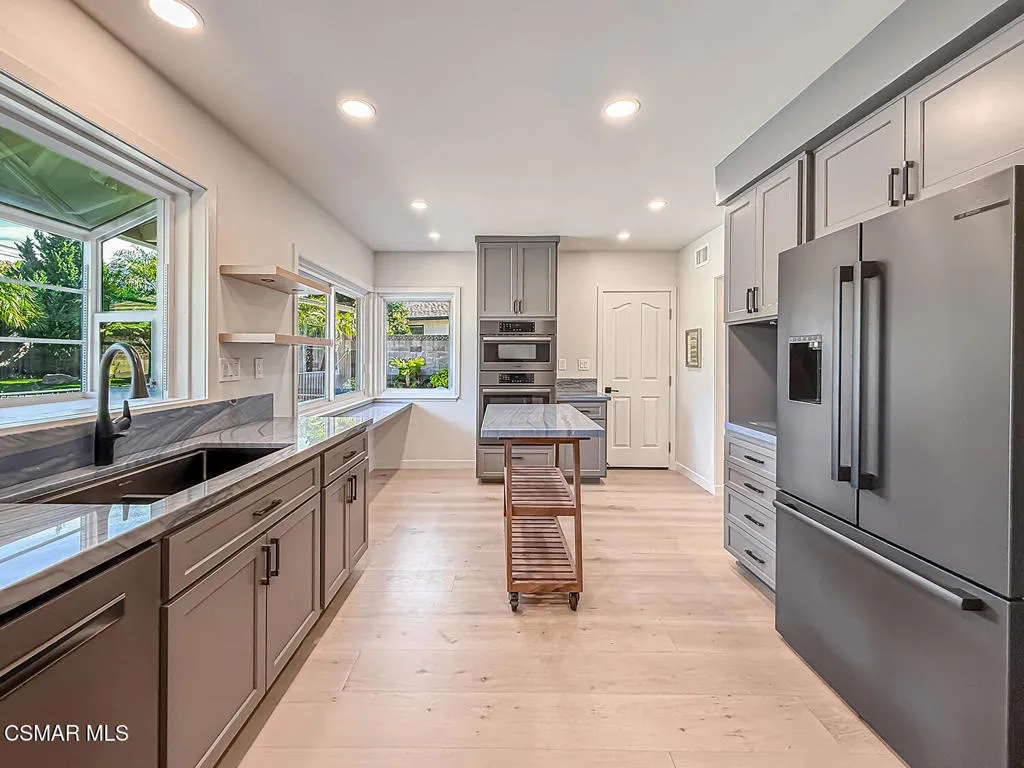 21 Westbury Street, Thousand Oaks, California 91360 home-pic-14