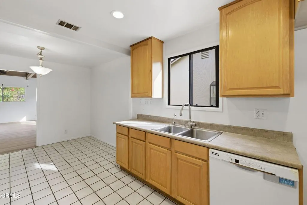 6073 Fremont Street, Ventura, California 93003 home-pic-13