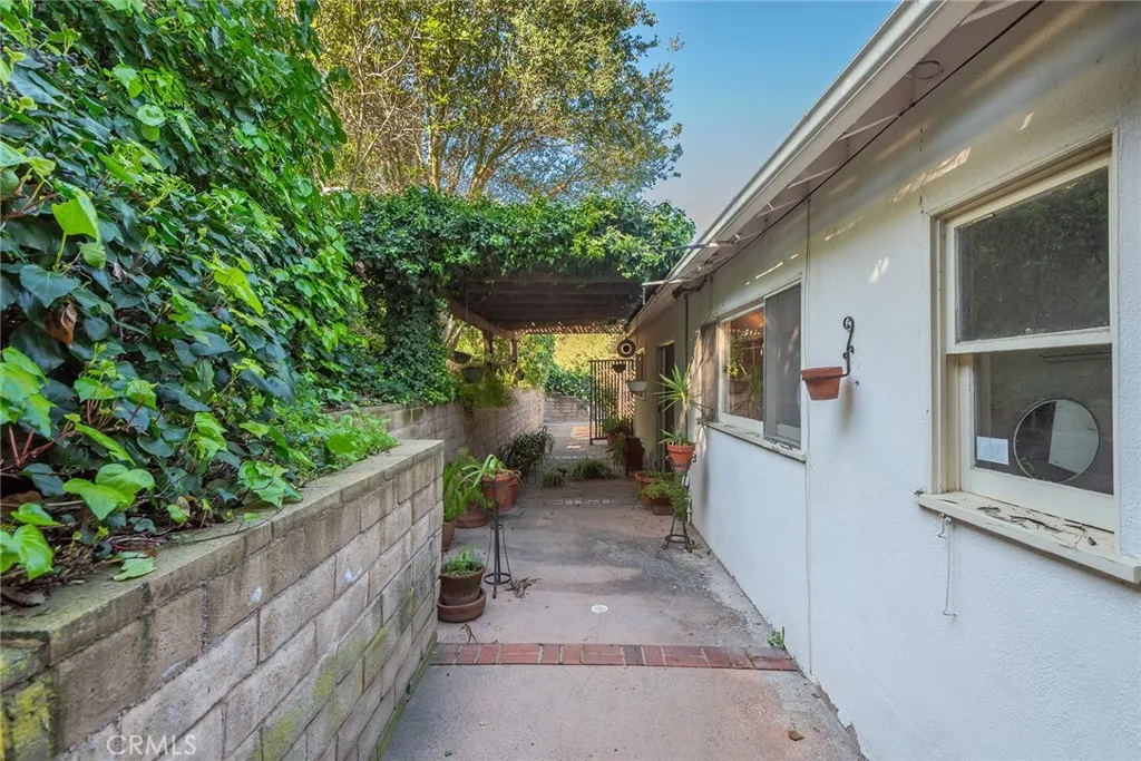 3370 Coy, Sherman Oaks, California 91423 home-pic-17