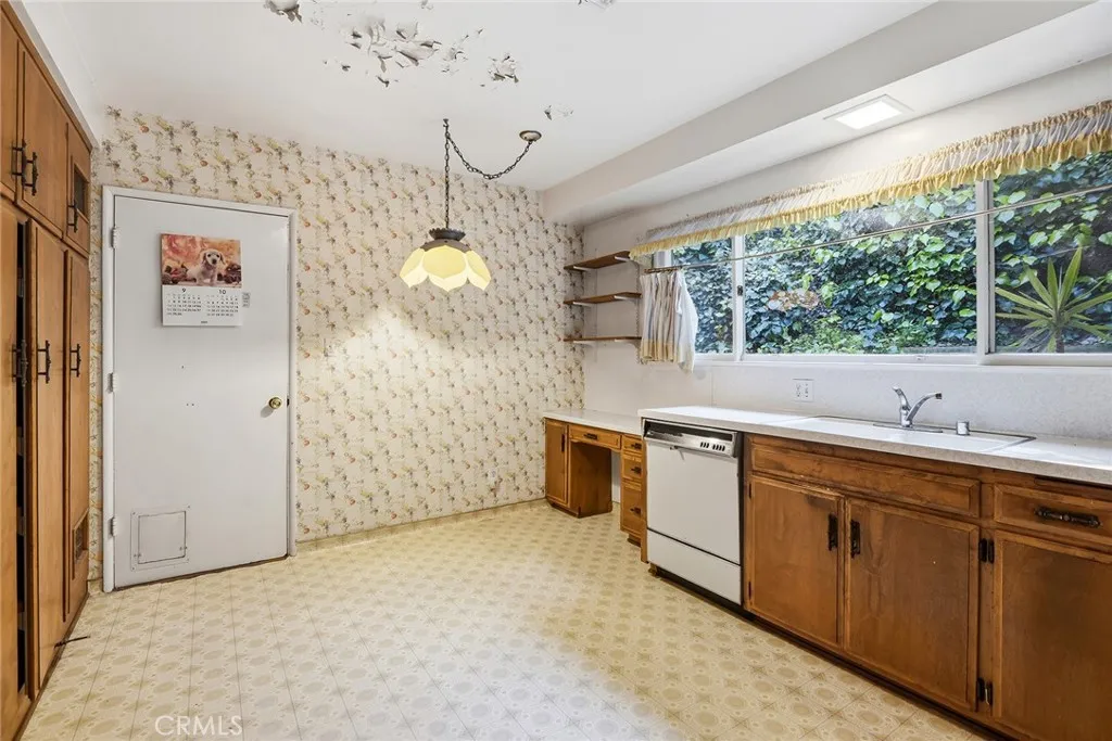 3370 Coy, Sherman Oaks, California 91423 home-pic-9
