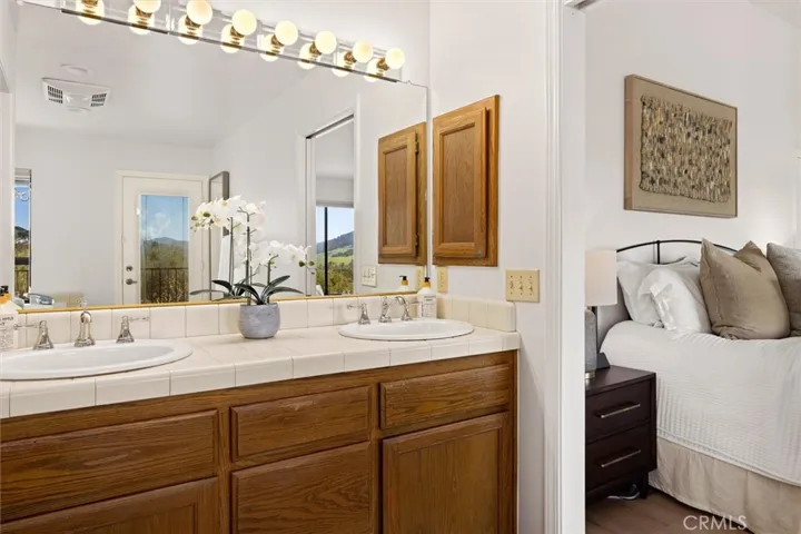 958 Skyline, San Luis Obispo, California 93405