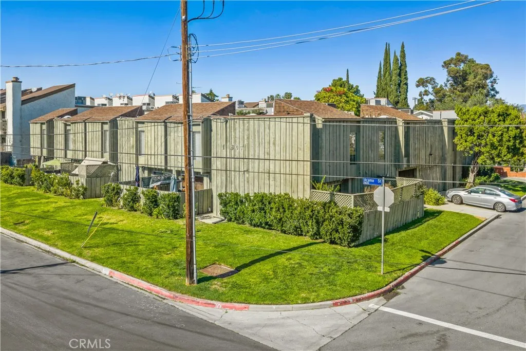 11607 Acama Street, Studio City, California 91604 home-pic-9