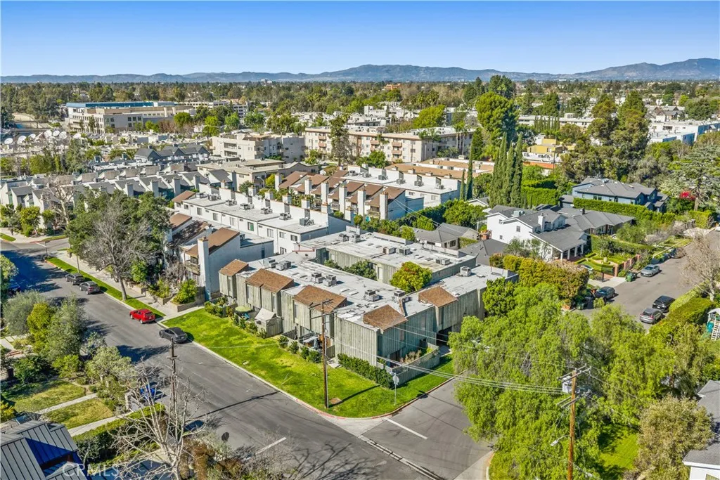 11607 Acama Street, Studio City, California 91604 home-pic-24